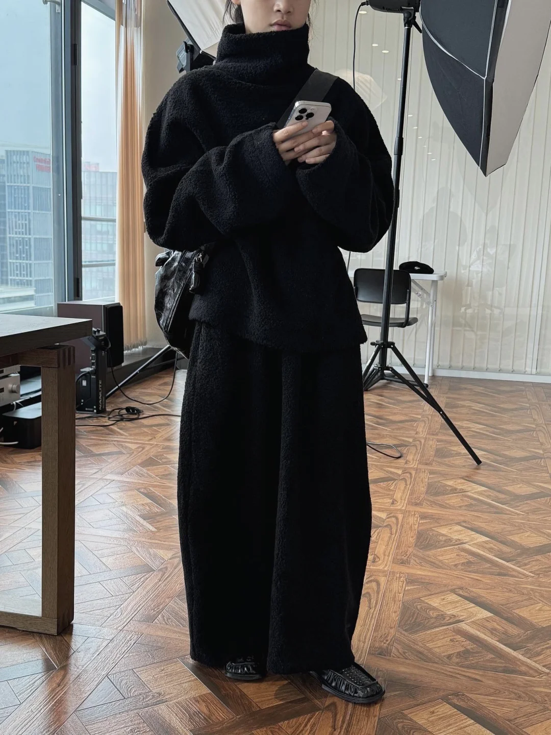 永不落俗的廓形运用于套装之上 舒适与保暖兼备