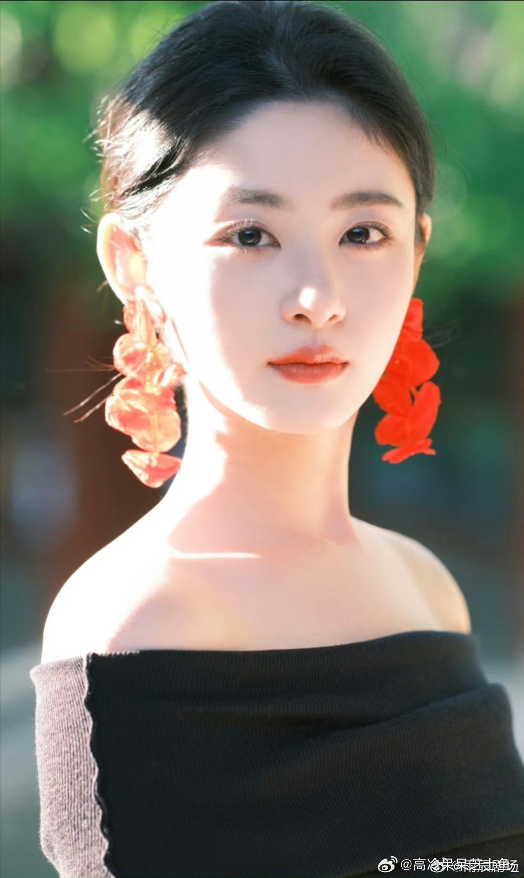 于正透露赵晴七月进组 从汉服博主一步步闯到荧幕前，这么肯拼的姑娘，就该拿到更多好