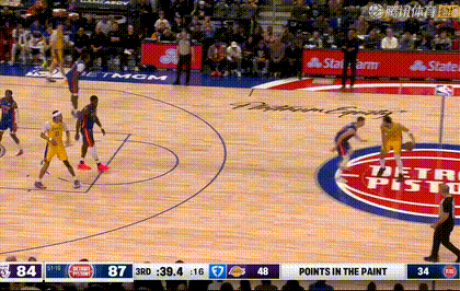 东契奇单挑凯文-赫尔特！三节28分湖人vs活塞