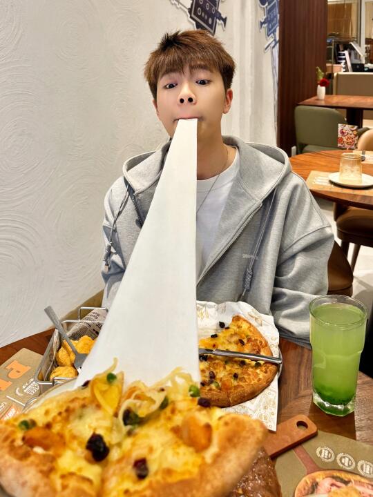 🍊夏天的披萨🍕吃了不白chi～