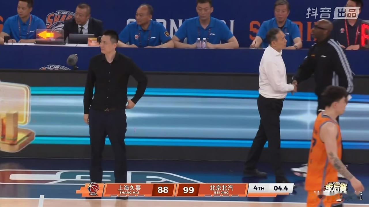 99-88！北京北汽客场强硬取胜，硬生生把系列赛扳成1-1，同时亲手终结了上海久
