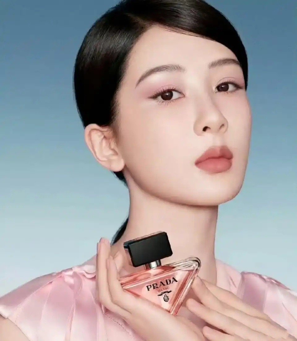 普拉达的女王[可爱][可爱] 
