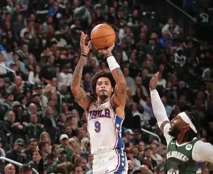 乌布雷在费城遭遇摩托车撞击，目前在医院接受治疗情况稳定！

ESPN报道，76人