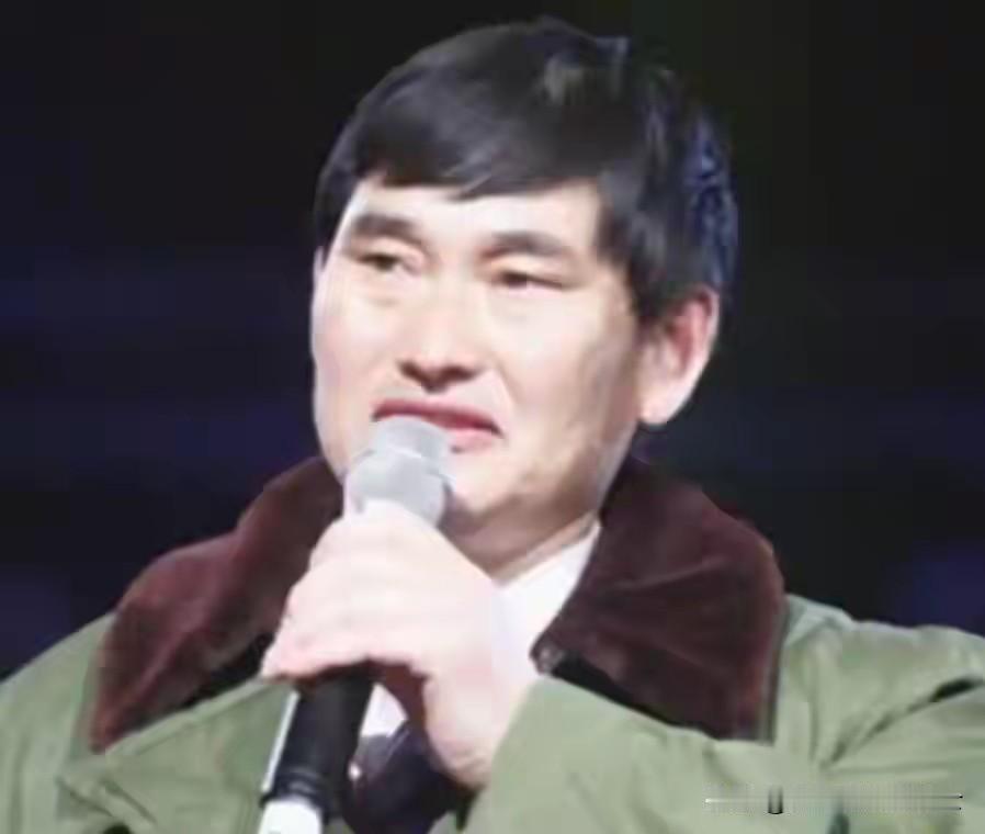 大衣哥被很多黑粉逼到"不能唱歌"，这些举报背后，不过是见不得他好。

大衣哥朱之