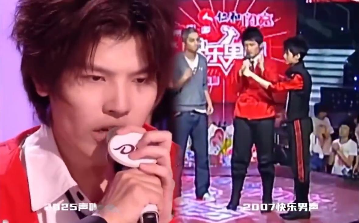 《声鸣远扬》里夏哲轩这波晋级名场面也太有 “穿越感” 了吧！红色外套 + 白衬衫