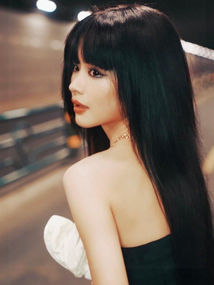 王格格余茵一个敢读一个敢演王格格念完台词后的反应太真实了，直言觉得这个描写很符合