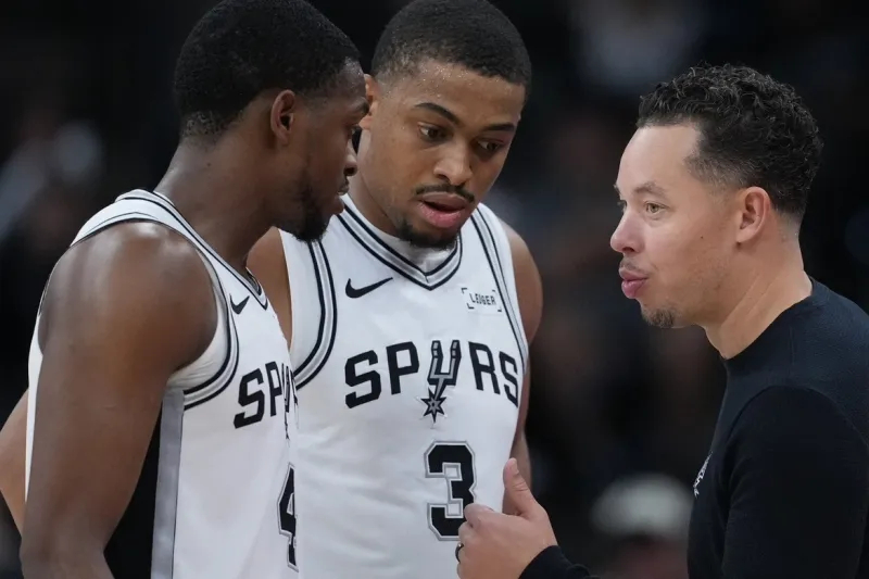 网页链接马刺主帅米奇当选2026NBA全明星赛主教练。他接受媒体采访谈及本场比赛