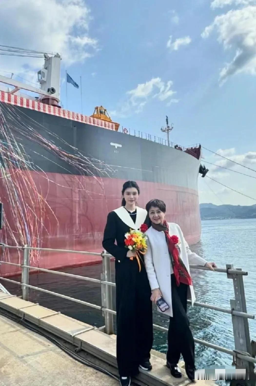 贫穷限制了我们的想象！赌王儿媳奚梦瑶35岁生日，四太婆婆送46亿小游轮！真是童话