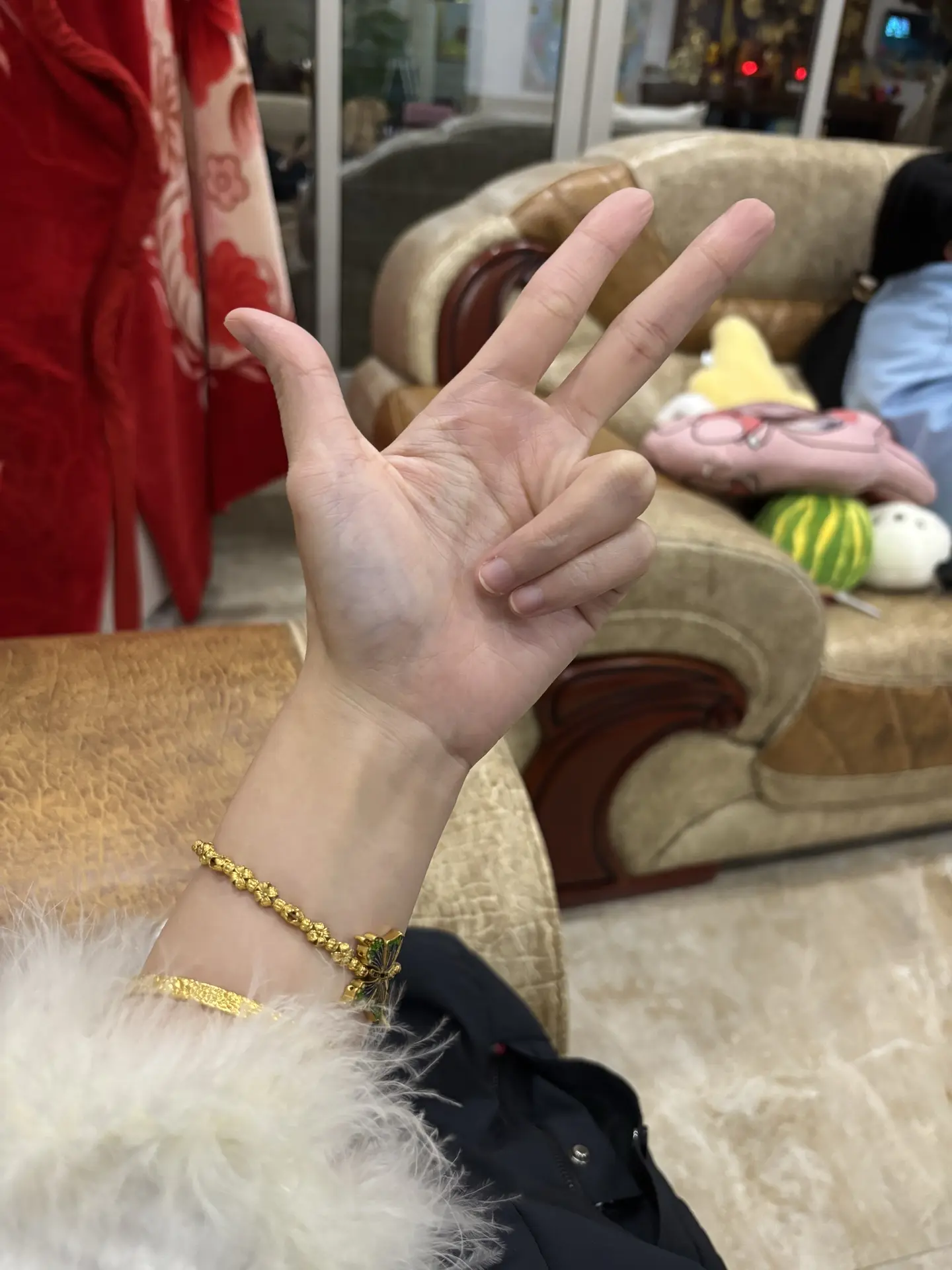 昨天说火箭都不行被封了，吗的智障！ 下午小号开播，无聊玩玩