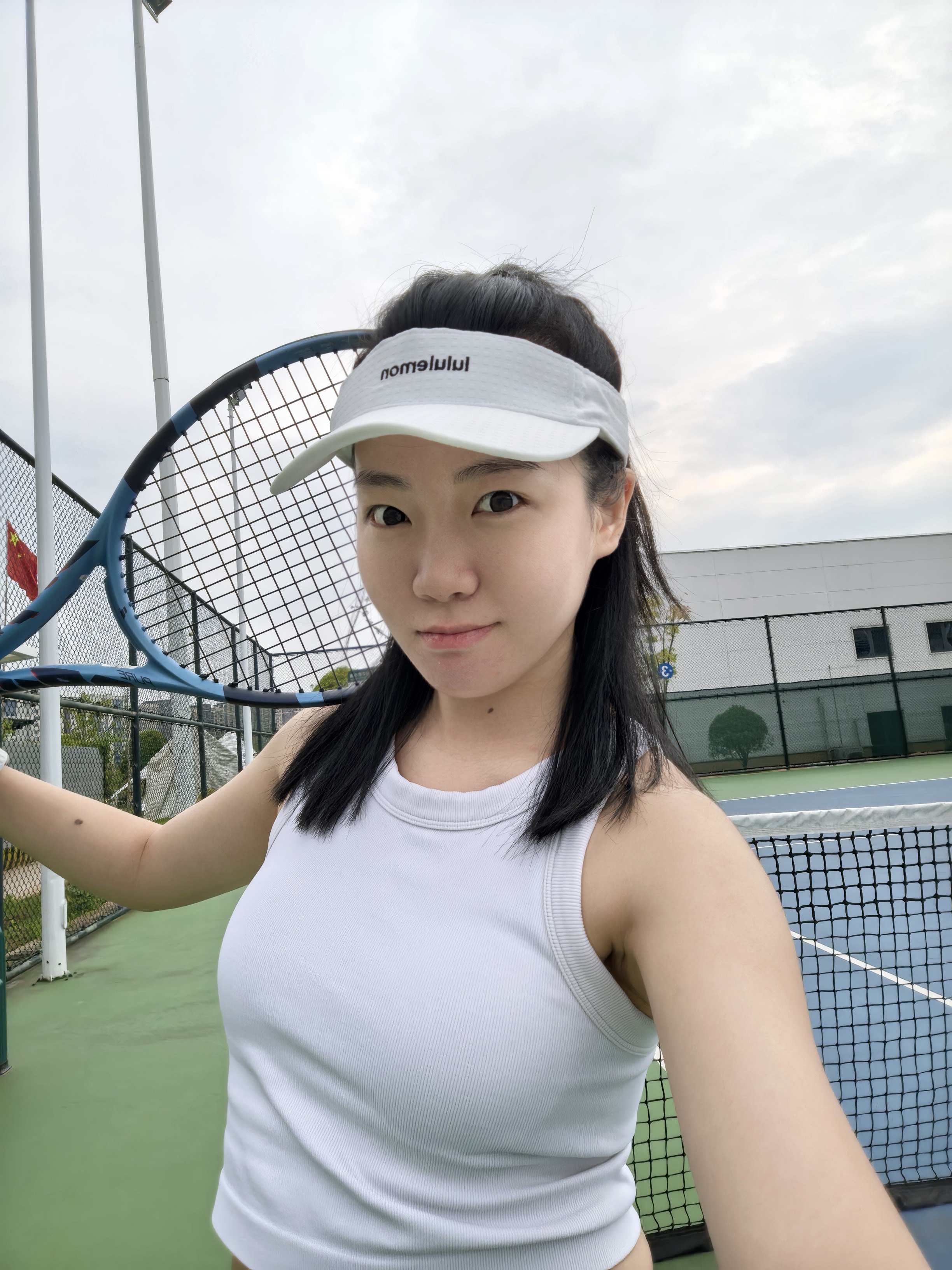 女子节食减肥半年瘦9公斤查出骨肌双亏很多人减肥第一反应都是少吃，但忽略了人体的基