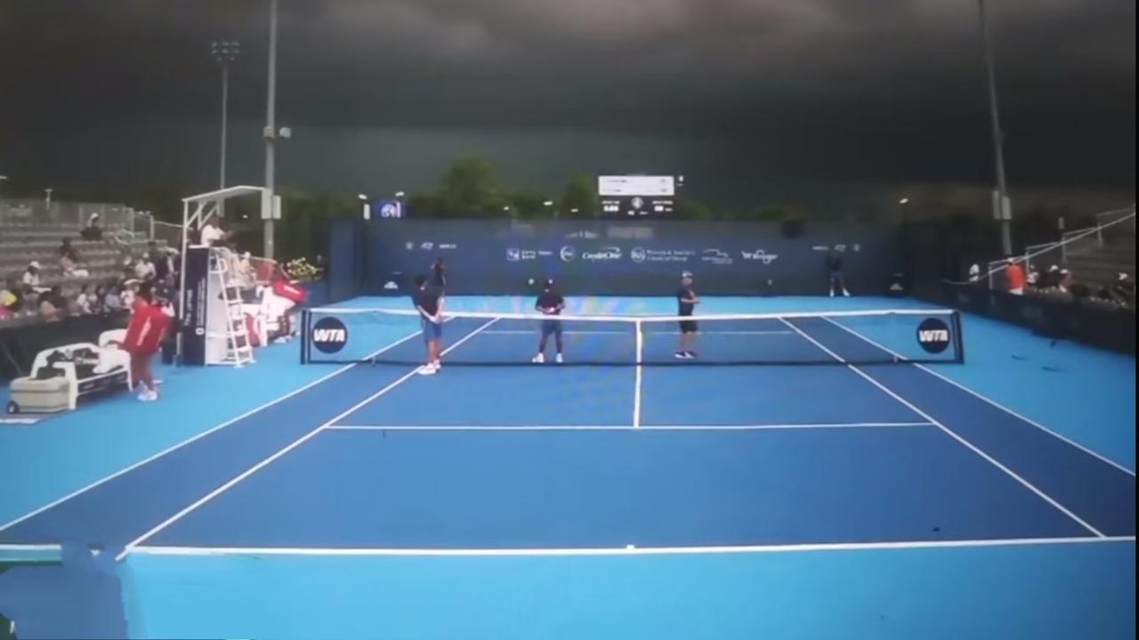 WTA1000辛辛那提站女单第1轮
张帅🇨🇳 vs 戴伊🇺🇸 
比赛进行