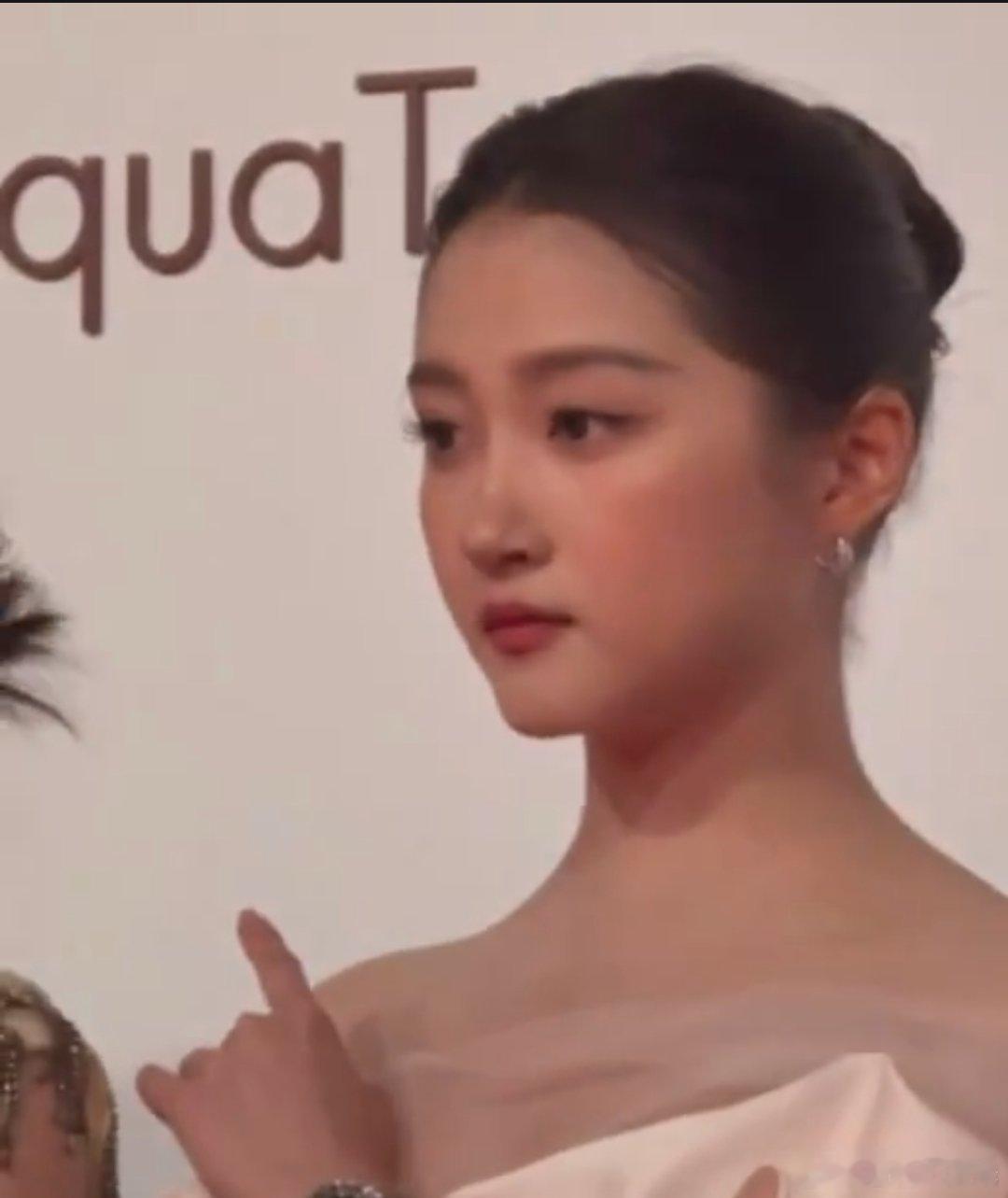 古力娜扎、刘诗诗、周冬雨、关晓彤、几位美女今日同活动生图🈶来看看美女们状态怎么