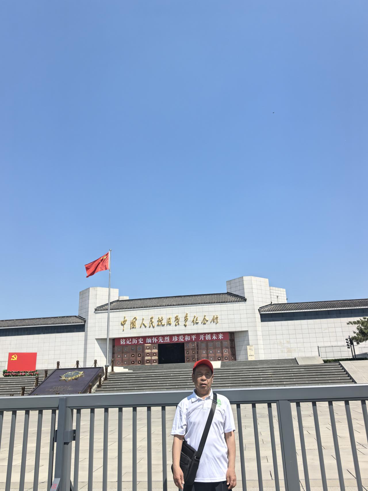 总是惦念的卢沟桥，今天终于如愿以偿。我和老伴，从家出发，坐车 180 里，来到了