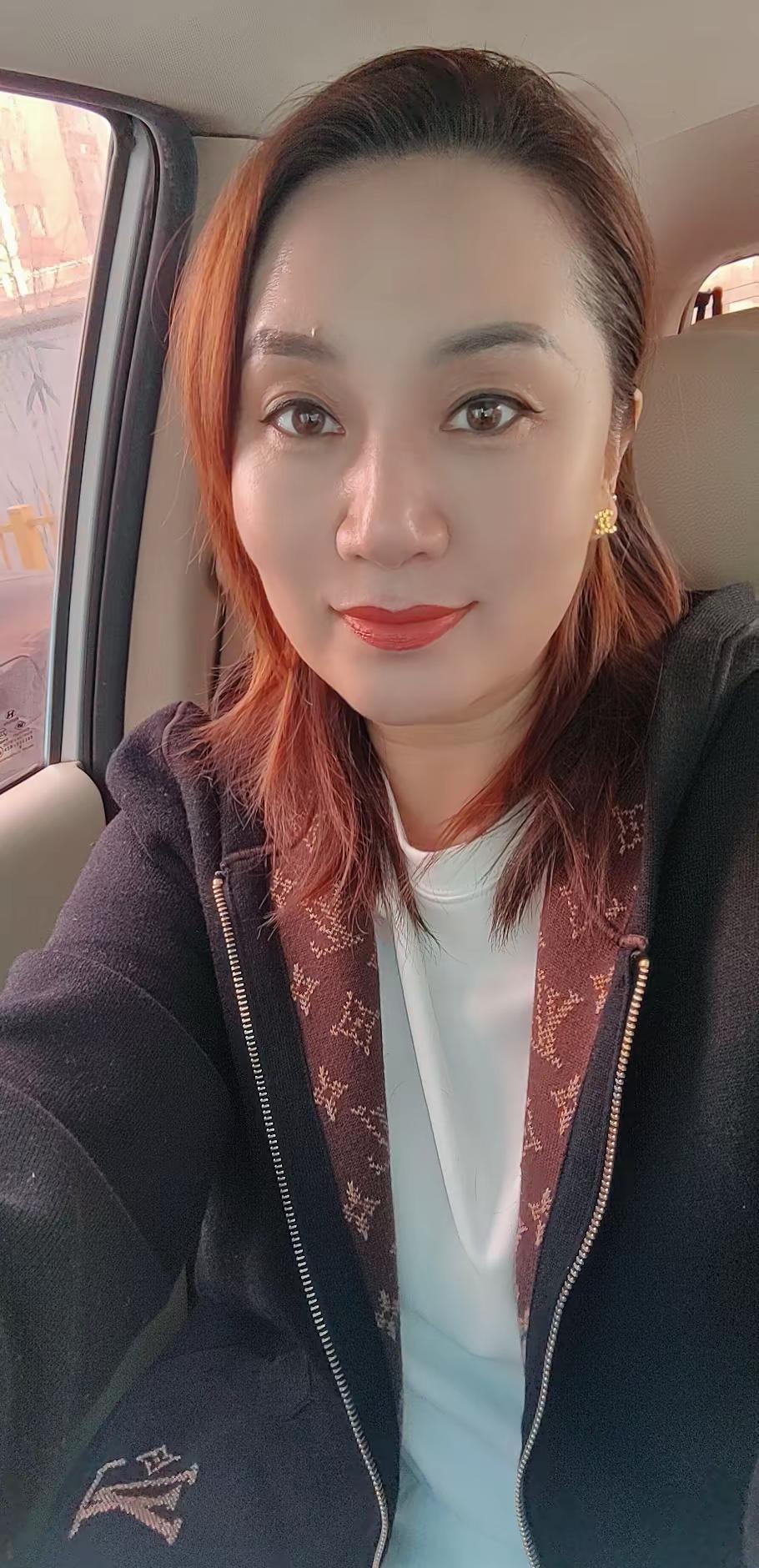 以最大的平静去爱我们不确定的生活，人静   心安   物简   知足，在喜欢的状