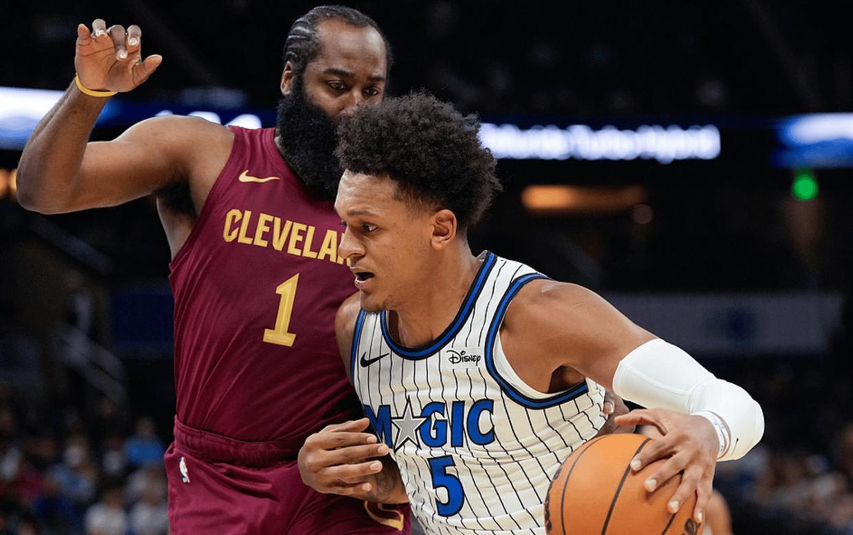 让人意外的，
竟然是骑士的三分球和篮板。
NBA季前赛，客场作战的骑士，116-
