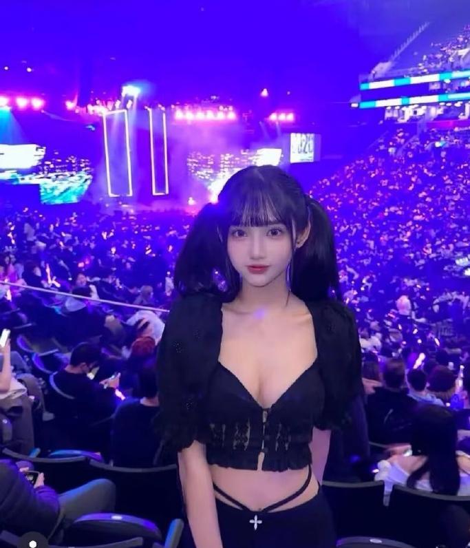 林俊杰女友转票风波，这事儿没那么简单。
2023年，林俊杰演唱会内场票，一张市场