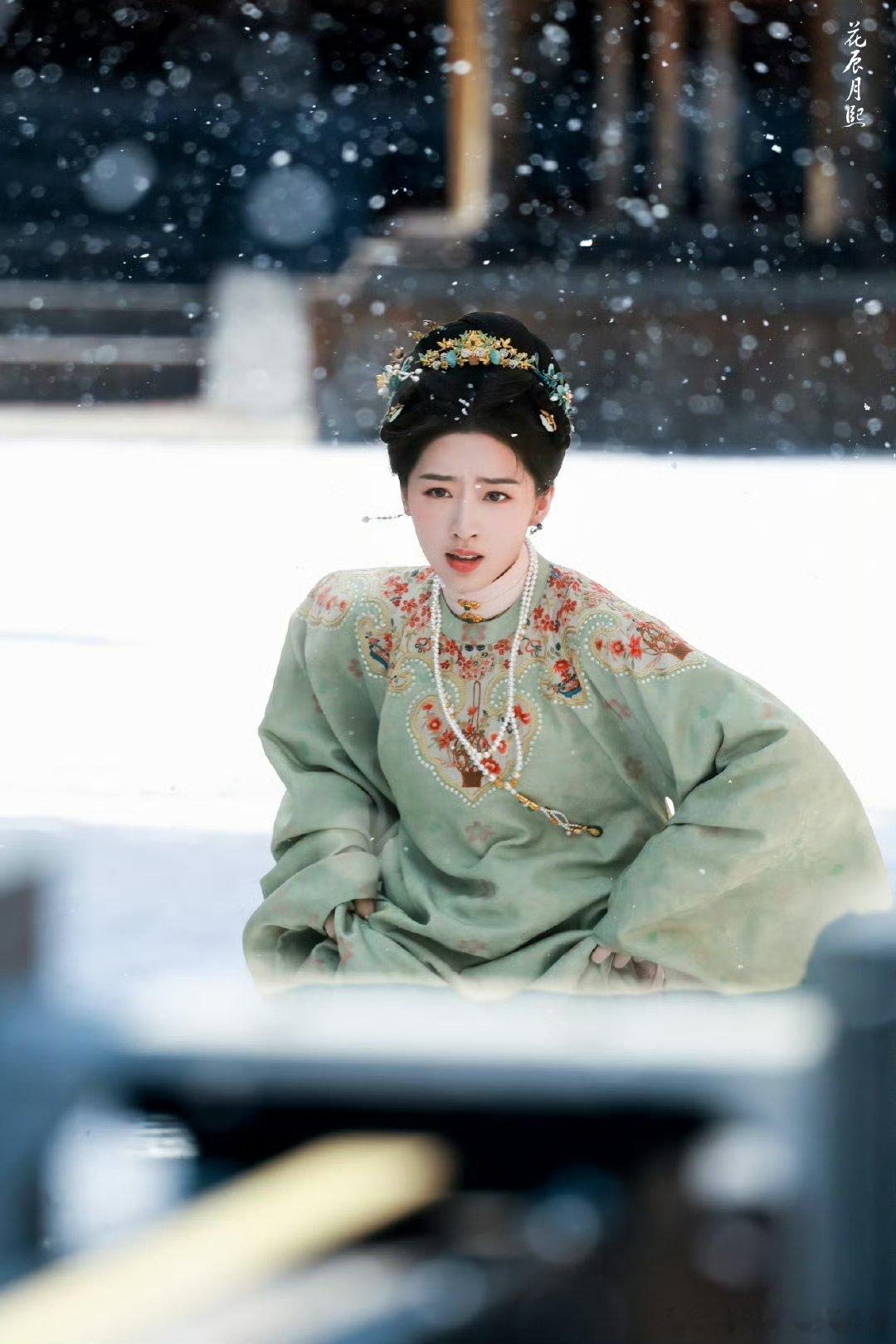 邓恩熙雪景神图邓恩熙花开锦绣雪中路透邓恩熙雪景神图，太会拍了吧 ​​​