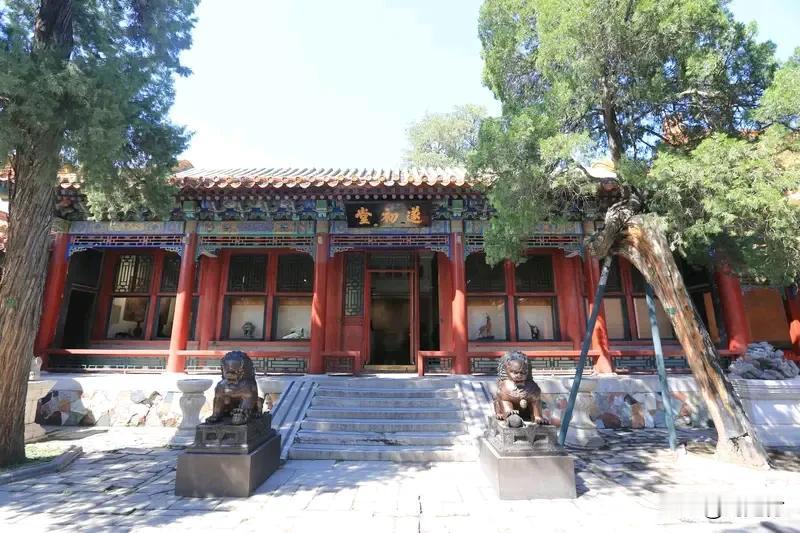 故宫宁寿宫花园保护修复的故事 故宫宁寿宫花园保护修复的故事
故宫宁寿宫花园
即“