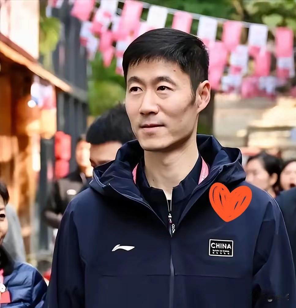 被夸被骂都无所谓！
王队长看似“保守”的选择，
其实是最高级的清醒，外界的赞誉也