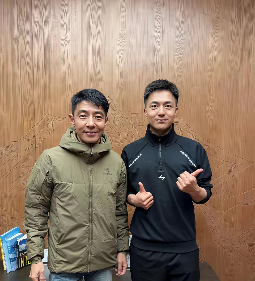 撒贝宁我认识，旁边男生是谁？