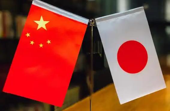 中日再怎么闹腾，钓鱼岛上那座灯塔谁也不敢动！它可不是普通航标，而是东海局势的战争