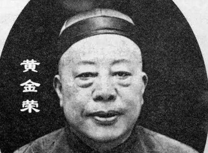 1949年5月27日，上海解放。军管会文艺处长杜宣带着十几名荷枪实弹的解放军，分