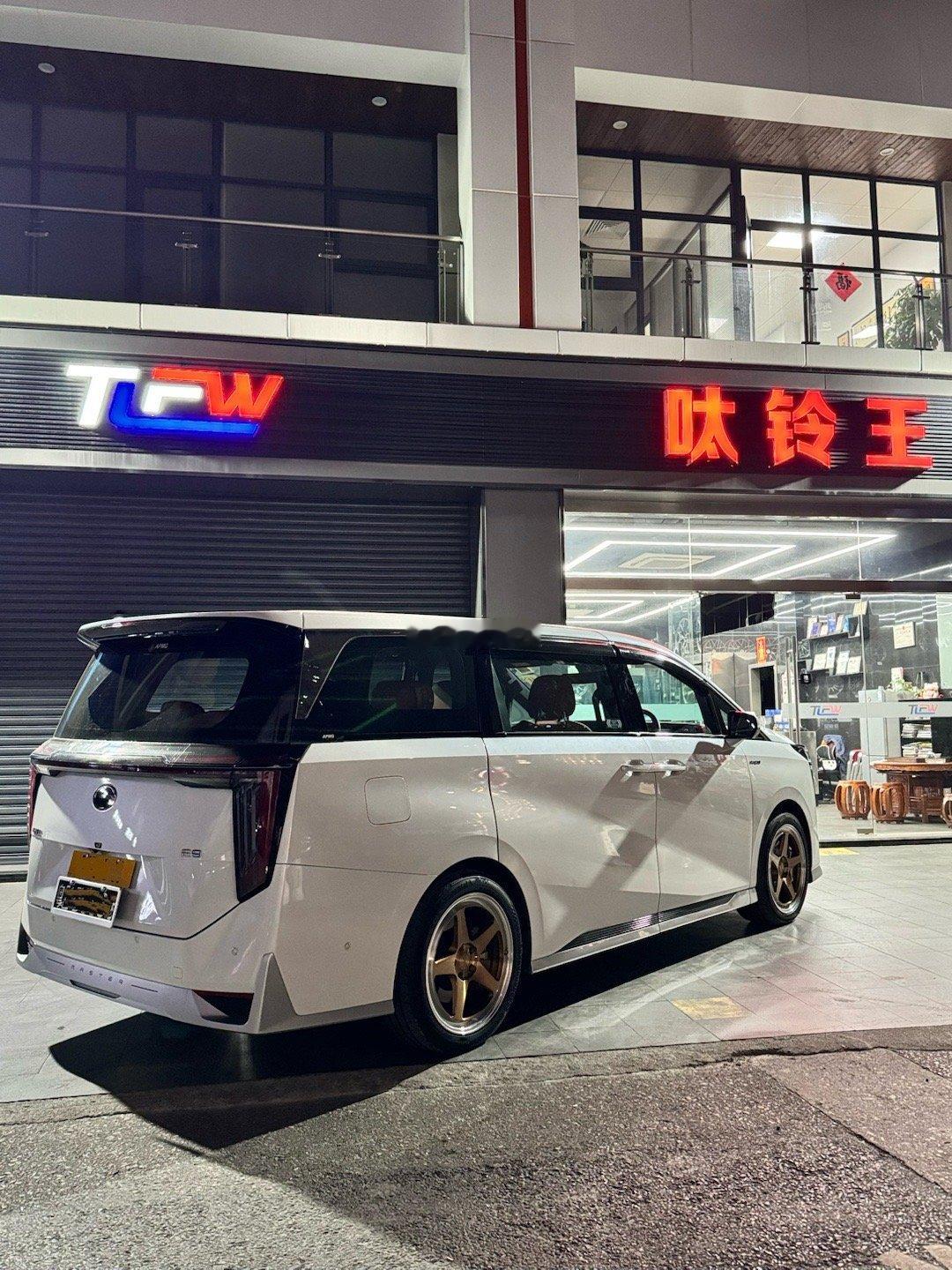 传祺 E9  20寸 完工案例供参考马牌245.45.20 科吉精准动平衡敏胜G