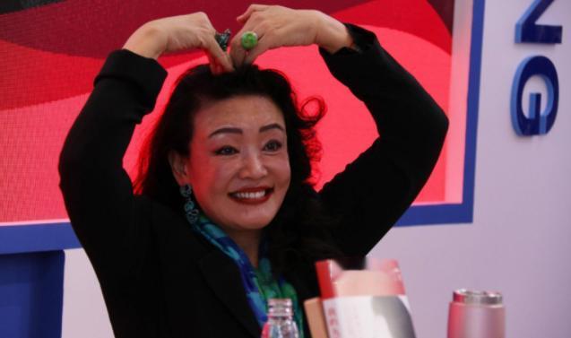 最近，汪小菲和大 S关于孩子抚养权官司即将迎来二审，张兰在直播过程中对大S的态度
