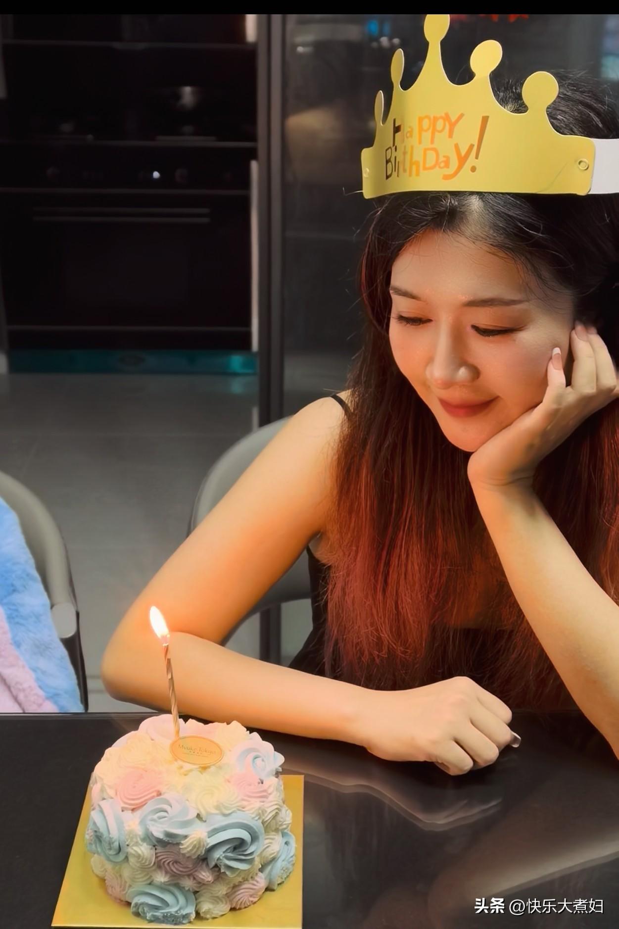 小淘气生日快乐🎂[礼物][玫瑰][心]