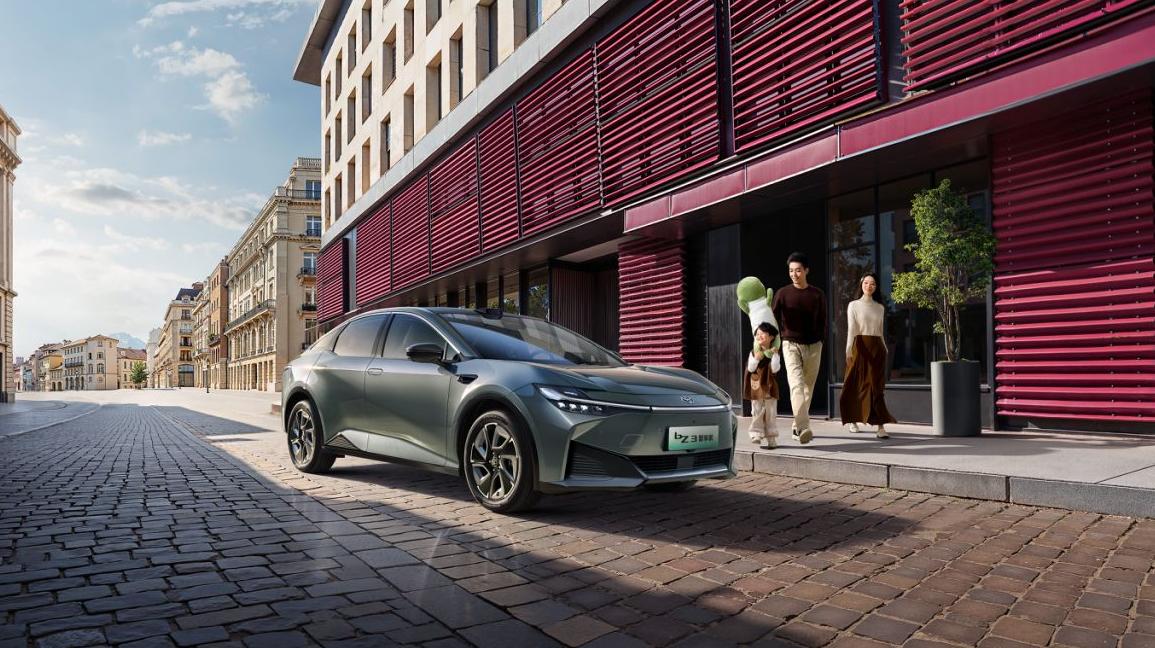 最近马上要过年了，好多朋友选车又遇到老难题：预算10-15万左右，想买台靠谱的纯