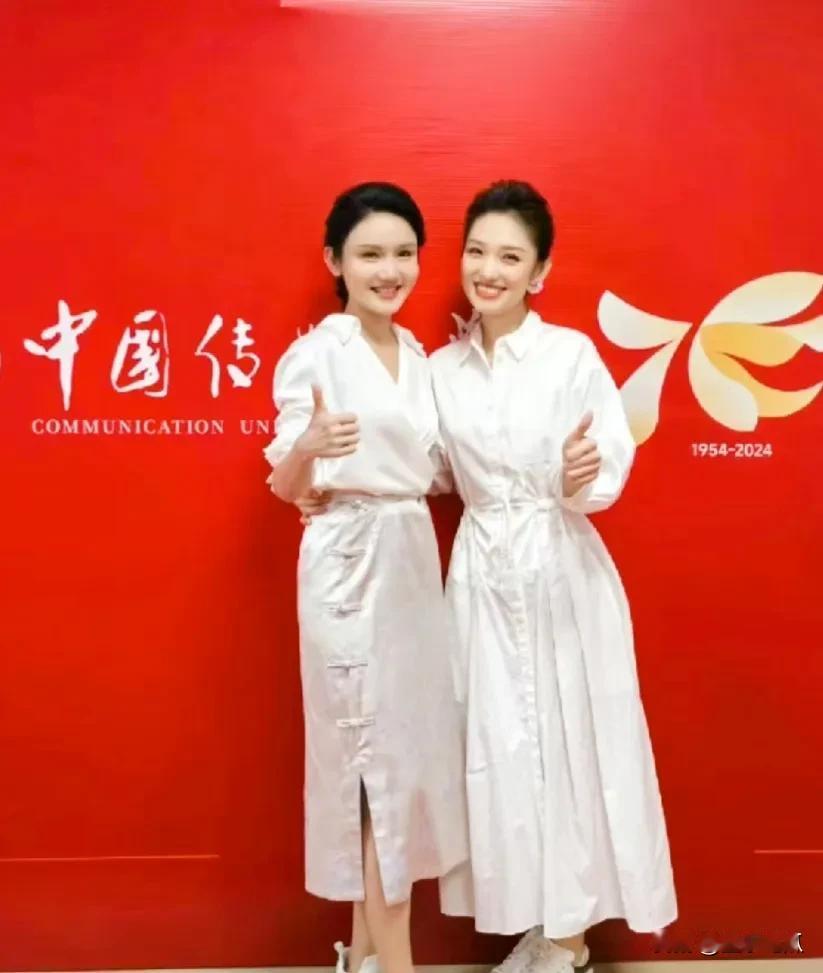 龙洋，蓝羽两位美女主持人你认为谁最美？她们都是央视主持人的新秀，在主持中央传媒学