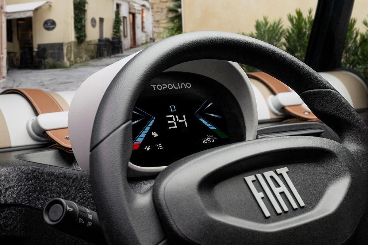 【菲亚特推出新款纯电代步小车 Topolino：红色车身，年满 14 岁就能在意