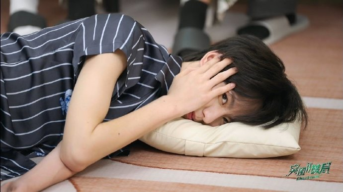 感觉这张特别男小三啊 被原配扇了然后捂着脸求安慰 其实偷偷对原配瞪着眼口型说兄弟