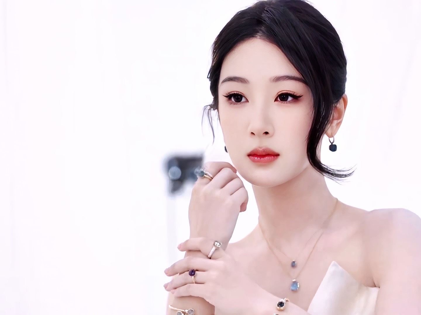 杨紫玉兰花开君再来 💜杨紫董竹君 我在等微风，也在等温柔四季的你𝓘 𝒶𝓂