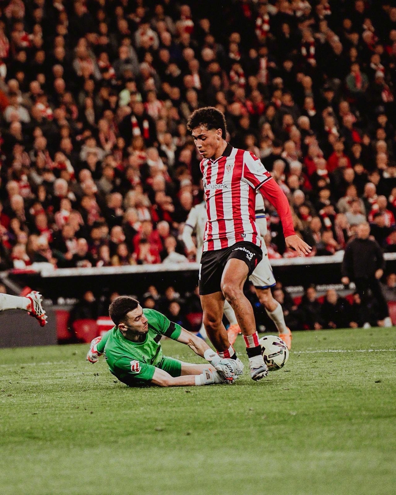 毕尔巴鄂竞技0比1巴萨 🧤本场胜利后，乔安·加西亚本赛季已经在西甲完成1️⃣1