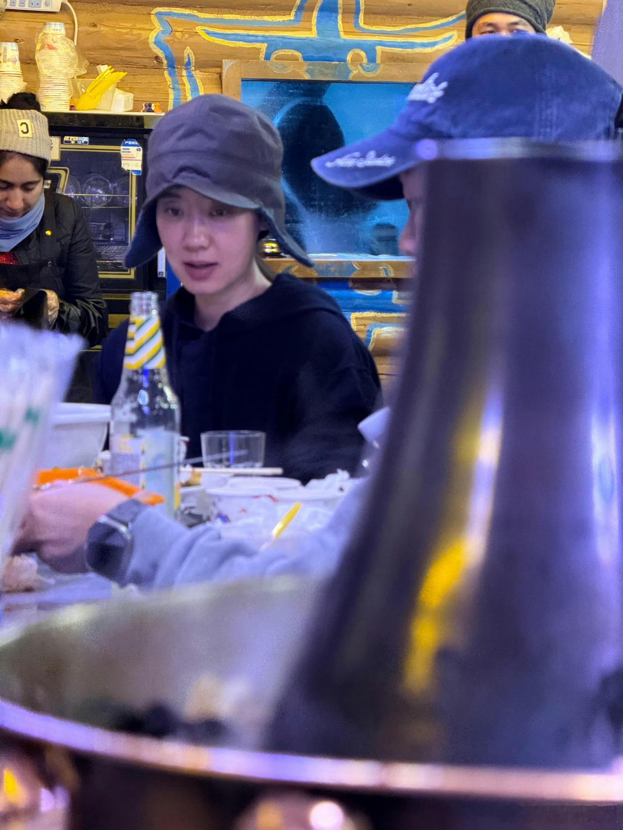 吃火锅偶遇贾玲张小斐斐玲99