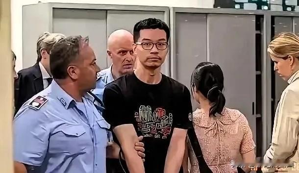 前几天，那位在意大利被秘密逮捕的中国芯片工程师徐泽伟，已经被偷偷引渡到美国受审了