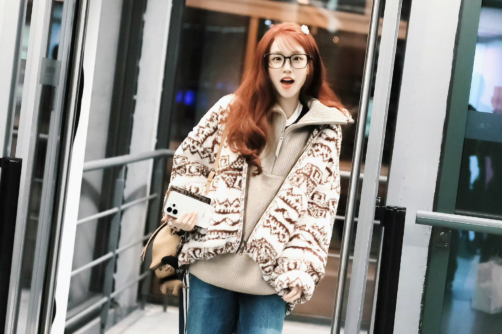 宋雨琦可爱眼镜妹可爱眼镜妹回家啦～素颜也超甜，清爽又元气，眼镜造型真的好乖好灵动