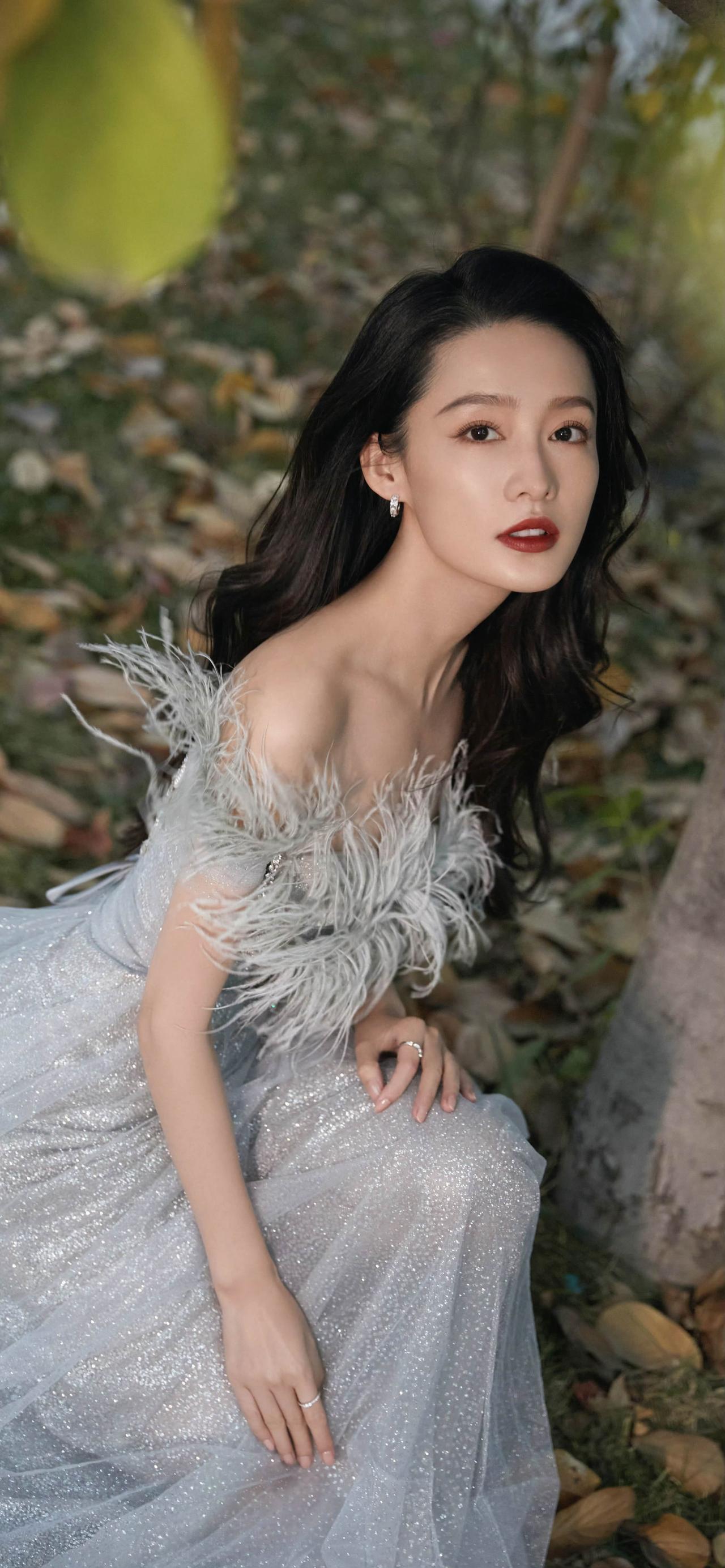 美女壁纸-第5706期-李沁