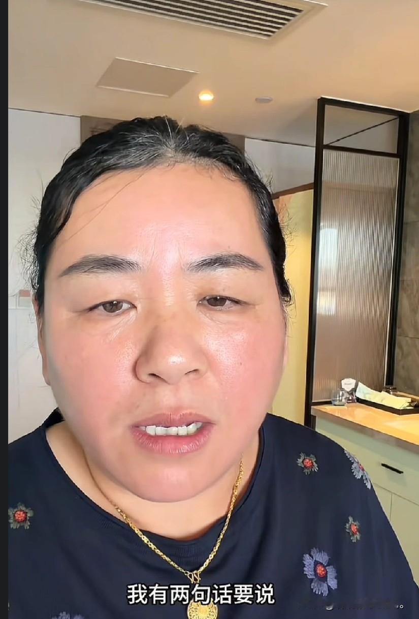 小故事！
    佟小喵她妈 现在觉着自己的，自己 女儿太孤单了，应该 找一个人
