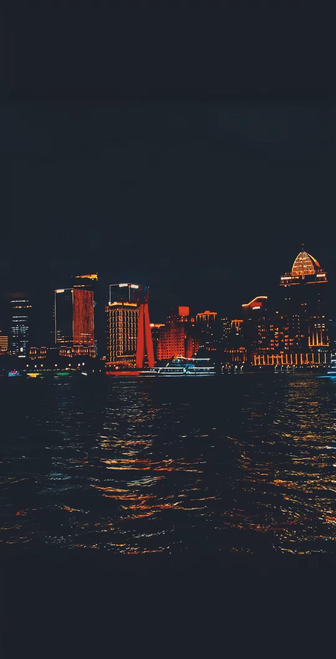 周星驰说过：你根本忘不掉你认认真真喜欢过的人，你以为你错过的是一个人，其实你错过