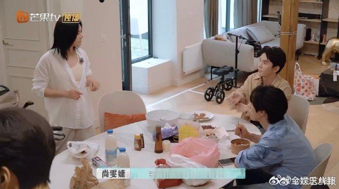 李佳琦是尚雯婕的灵感来源李佳琦[超话]李佳琦的专业与拼劲太有感染力了！尚雯婕能从