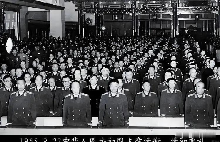 1955年，原琼崖纵队副司令员马白山进京，被授予少将，可他看到一位中将时，却不淡