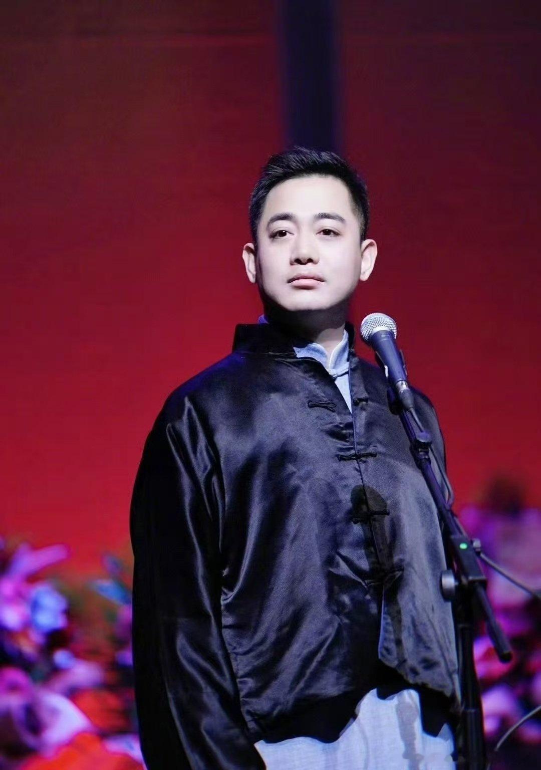 孔云龙苦熬二十年终于赢过孟鹤堂  斗笑社 看了孔云龙的表演，才知道什么是真正的相