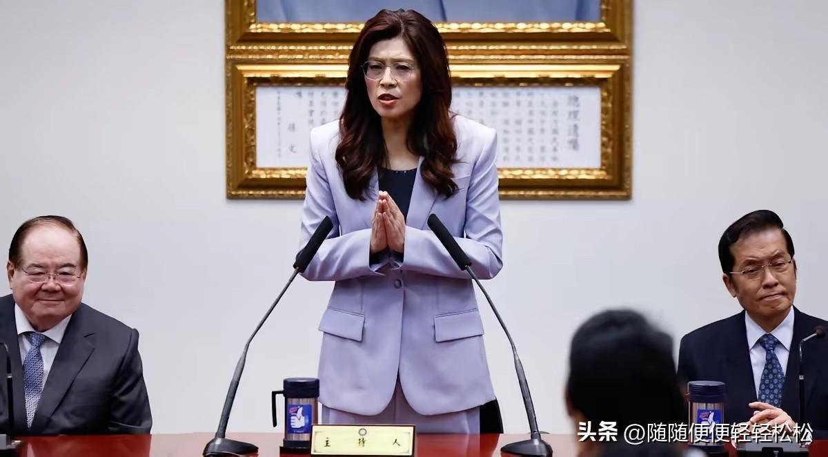 6月25日，国民党官网刊载郑丽文署名文章《郑丽文主席两岸主张》，其文核心观点是：