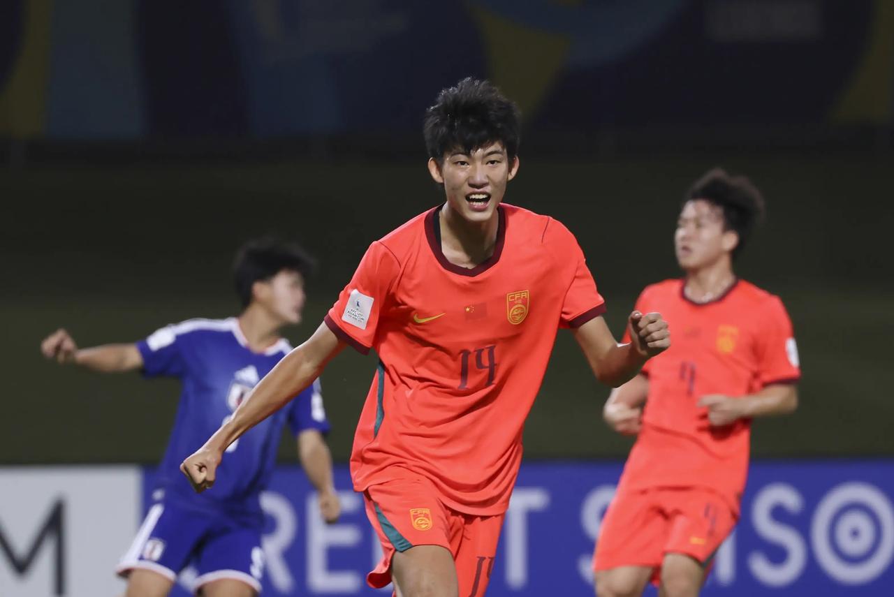 U17角球绝杀阿森纳U17，3-2力克枪手青年军。体力充沛的U17还是踢得挺好的