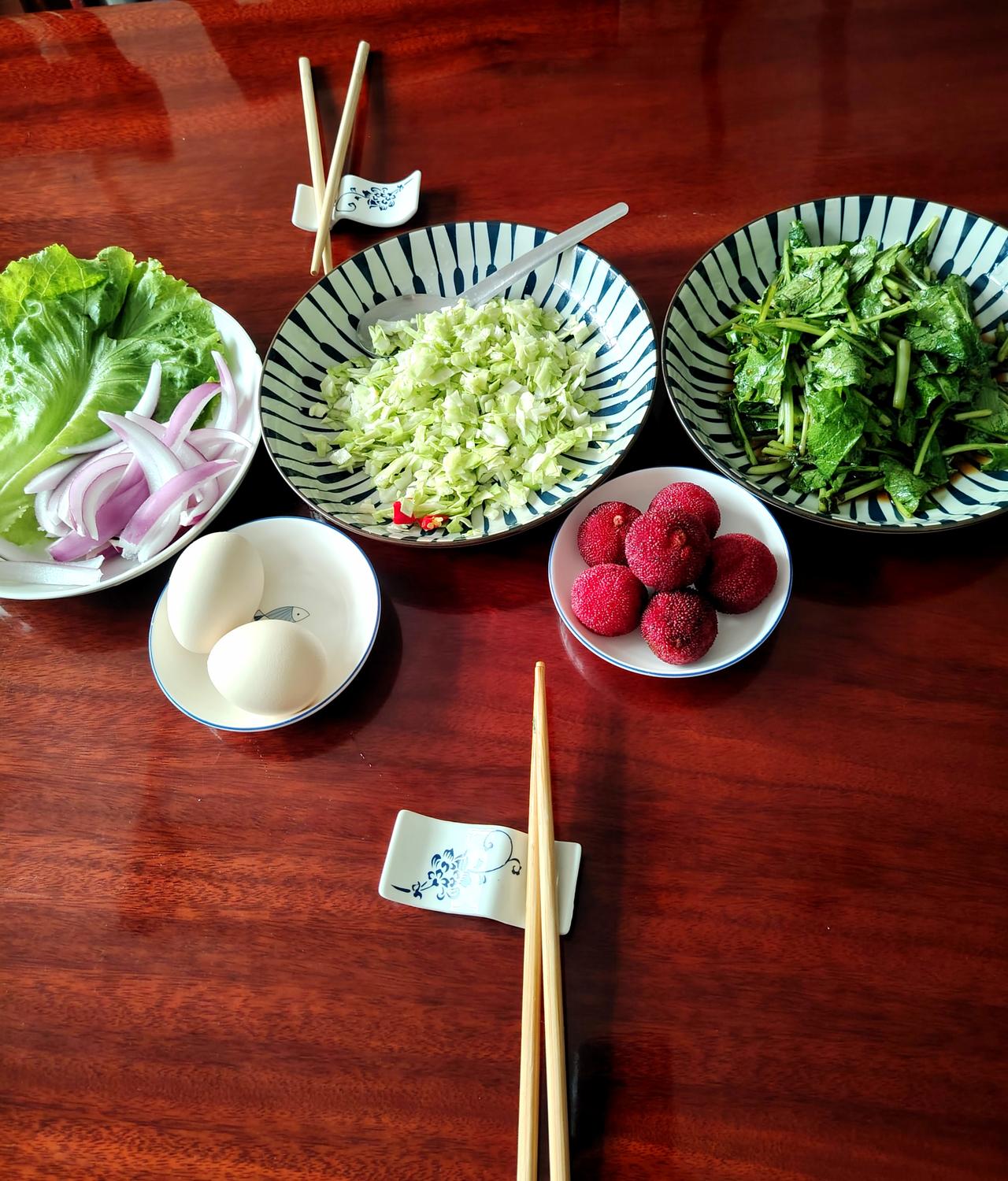 某人早餐要吃素！[害羞][害羞][害羞]

原来兼顾营养，会给带点牛、羊肉类的，
