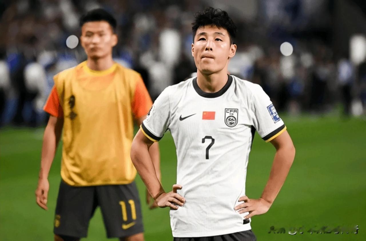 国足0比7惨败日本男足！足球世预赛，中国男足对阵日本男足的比赛，中国男足是以0比