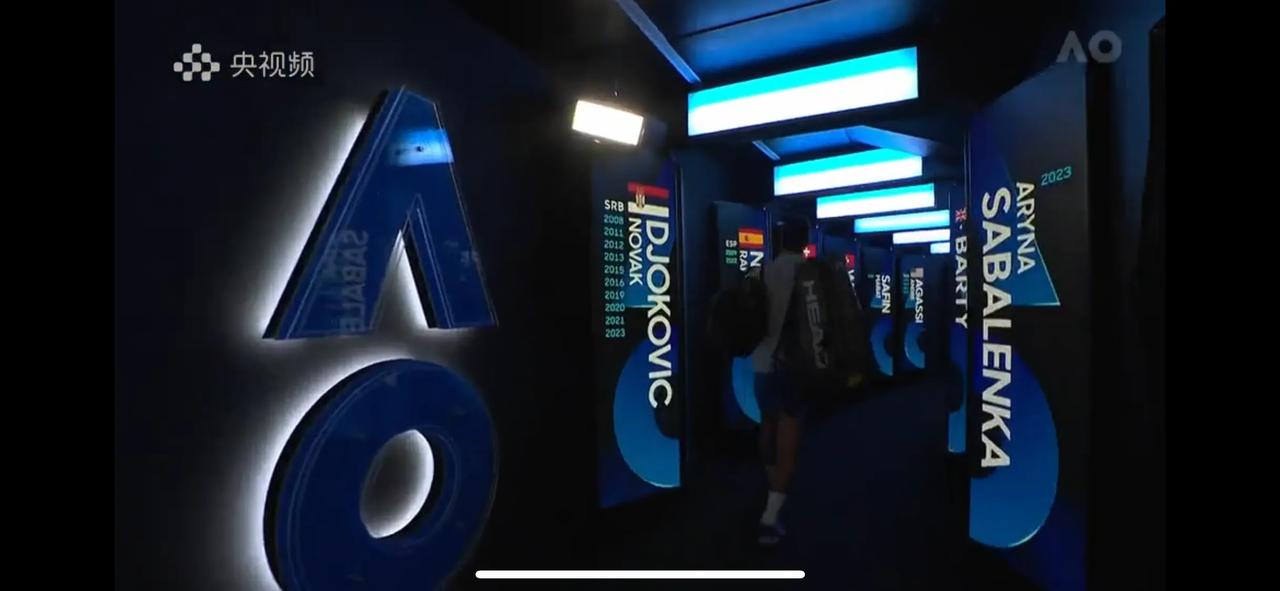 网球有約｜神奇的2195[吐舌]

2023年7月16日，阿尔卡拉斯中断了德约科