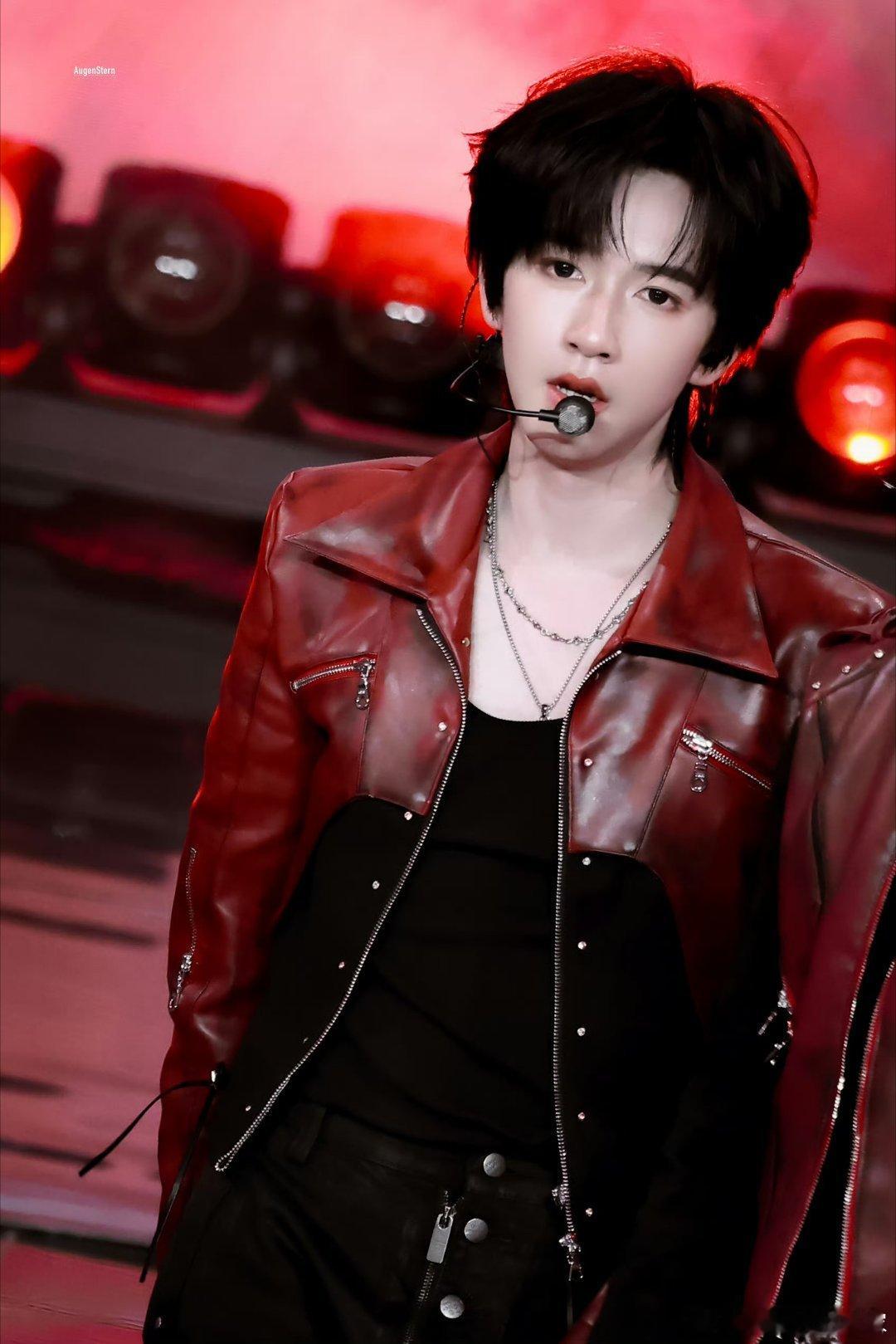 北京卫视春节联欢晚会红色少年意气贺峻霖 出图绝了 